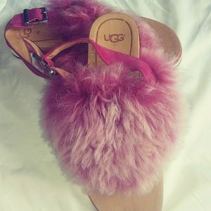 UGG fuzzy sandal